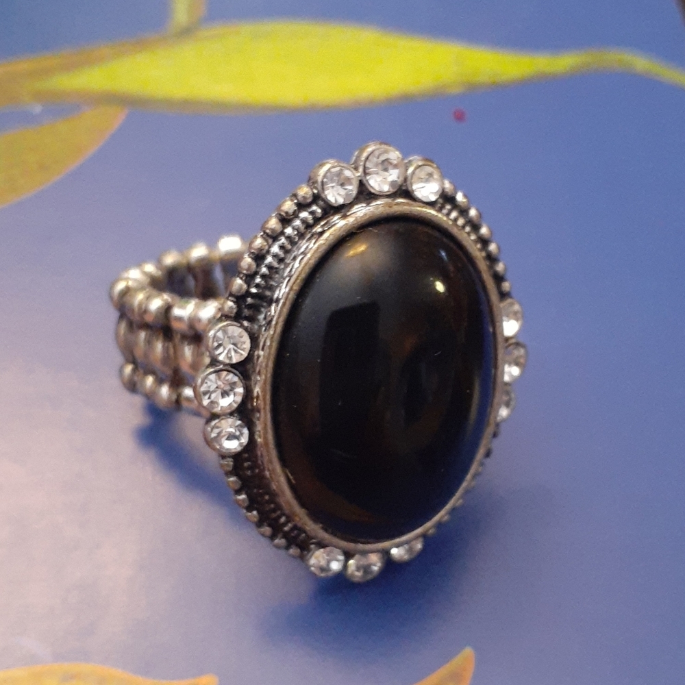 Cocktail ring